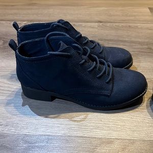 Blue suede, size 8 booties